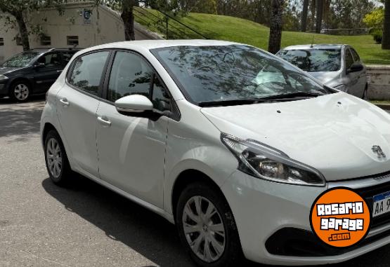 Autos - Peugeot 208 2017 Nafta 50000Km - En Venta