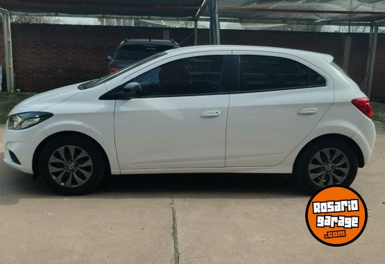 Autos - Chevrolet Onix Joy Black 2021 Nafta 45000Km - En Venta