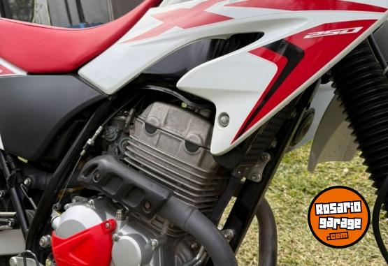 Motos - Honda TORNADO 293 2020 Nafta 9800Km - En Venta