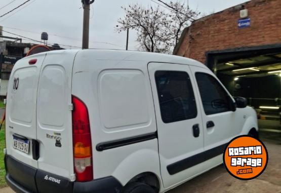 Utilitarios - Renault Kangoo 2017 Nafta 215000Km - En Venta