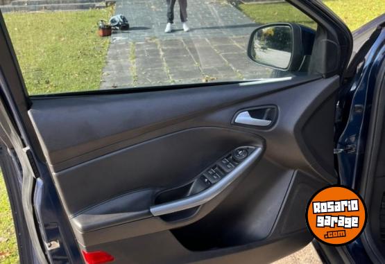 Autos - Ford Focus Titanium 2014 Nafta 108000Km - En Venta