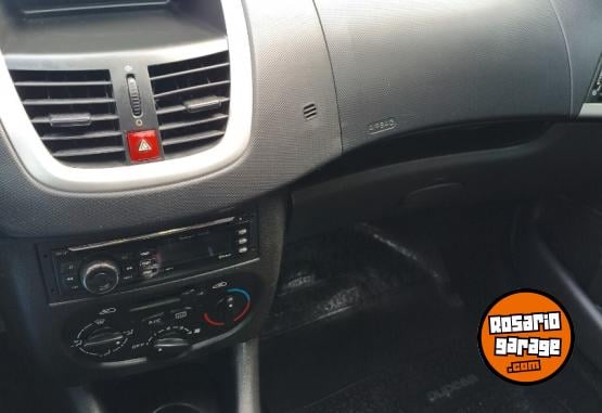 Autos - Peugeot 207 2014 Nafta 76000Km - En Venta