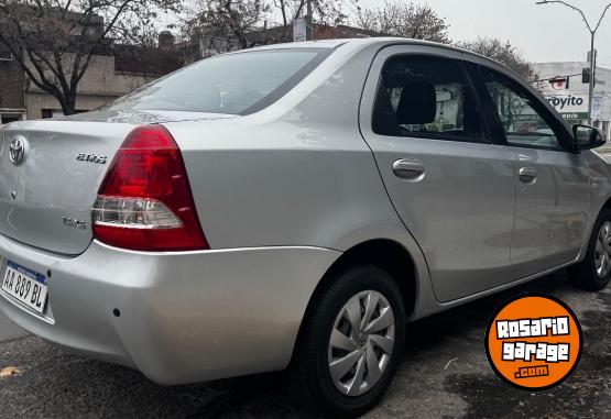 Autos - Toyota Etios xs 2017 Nafta 21000Km - En Venta