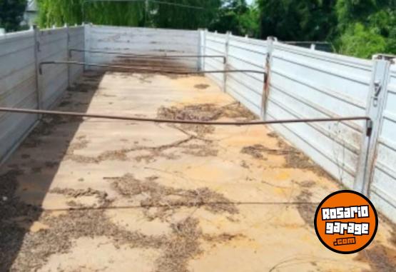 Camiones y Grúas - Acoplado volcador - En Venta