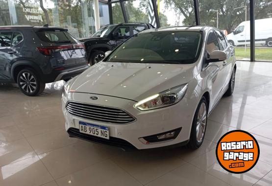 Autos - Ford Focus Titanium 4P 2017 Nafta 65000Km - En Venta
