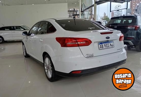 Autos - Ford Focus Titanium 4P 2017 Nafta 65000Km - En Venta