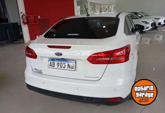 Autos - Ford Focus Titanium 4P 2017 Nafta 65000Km - En Venta