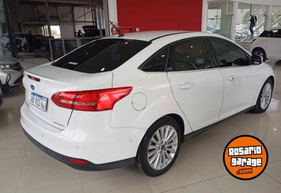 Autos - Ford Focus Titanium 4P 2017 Nafta 65000Km - En Venta