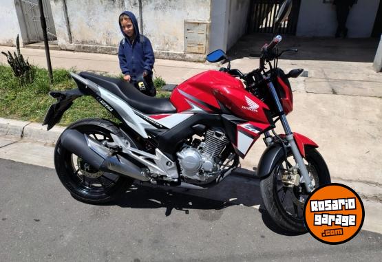Motos - Honda Cb 250 2019 Nafta 11000Km - En Venta