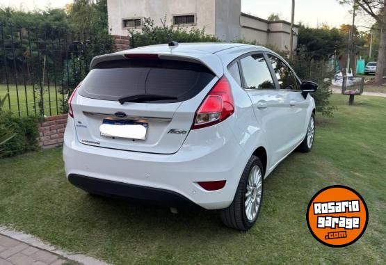 Autos - Ford Fiesta Titanium 2017 Nafta 97000Km - En Venta