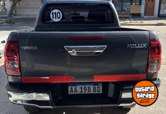 Camionetas - Toyota Hilux SR 2016 Diesel 120000Km - En Venta