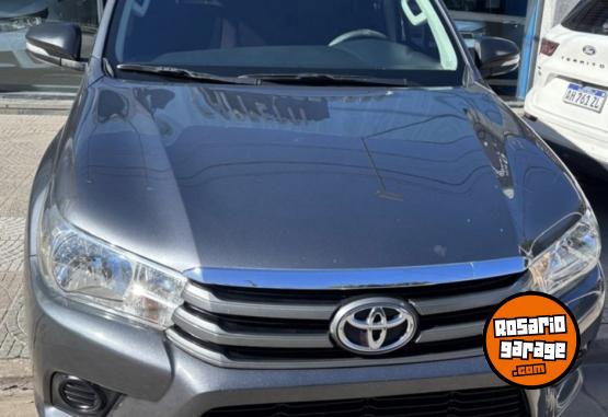 Camionetas - Toyota Hilux SR 2016 Diesel 120000Km - En Venta
