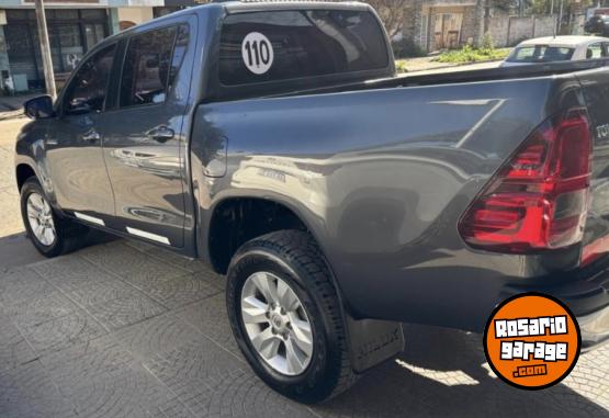 Camionetas - Toyota Hilux SR 2016 Diesel 120000Km - En Venta
