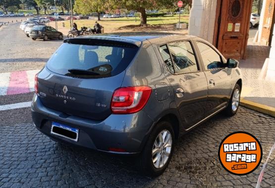 Autos - Renault Sandero Privilege 2017 Nafta 101000Km - En Venta