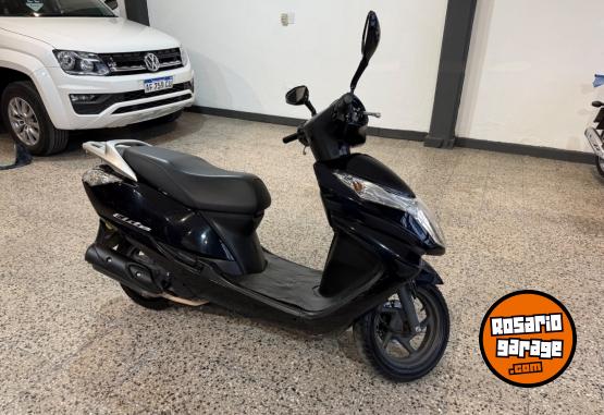 Motos - Honda Elite 2017 Nafta 12500Km - En Venta