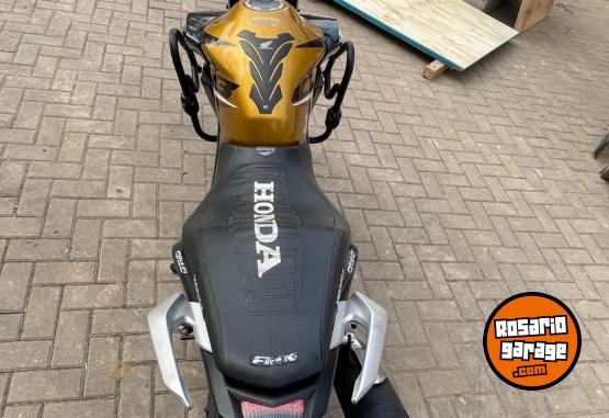 Motos - Honda Twister CB 250cc 2022 Nafta 30000Km - En Venta