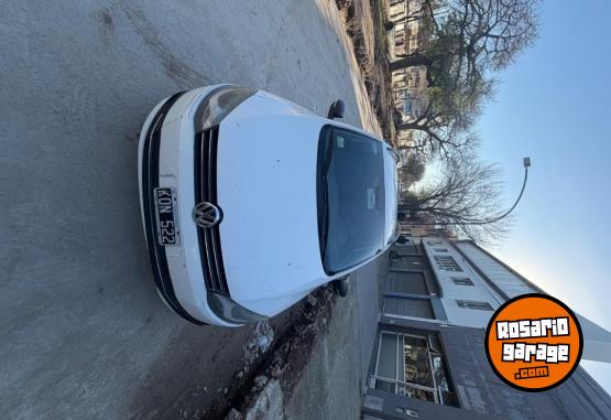 Autos - Volkswagen Suran 2011 GNC 240000Km - En Venta