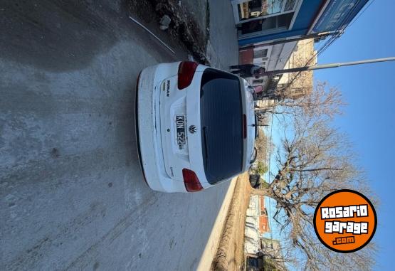 Autos - Volkswagen Suran 2011 GNC 240000Km - En Venta