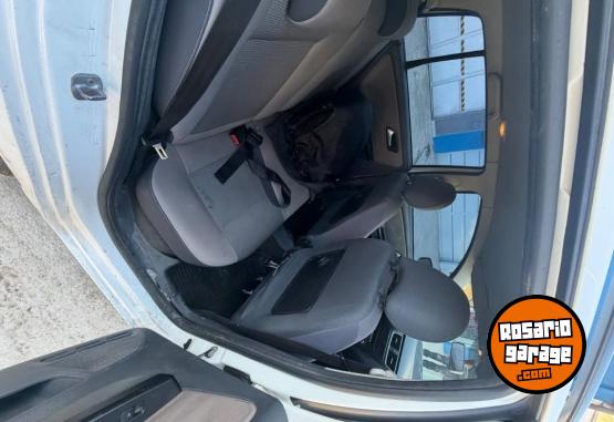 Autos - Volkswagen Suran 2011 GNC 240000Km - En Venta