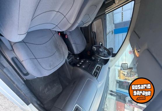 Autos - Volkswagen Suran 2011 GNC 240000Km - En Venta