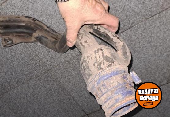Accesorios para Autos - Vendo tubo de carga nafta ecosport original - En Venta