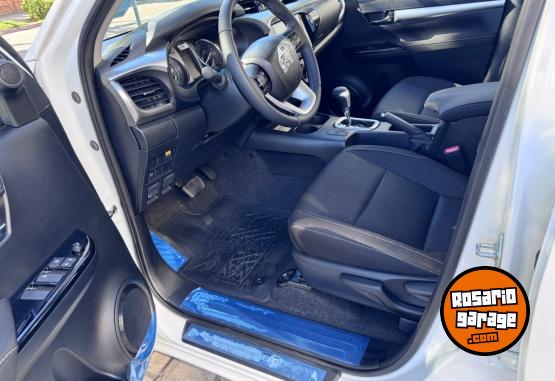 Camionetas - Toyota Hilux Sr 2026 Diesel 100Km - En Venta