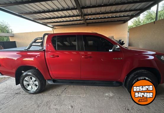 Camionetas - Toyota Hilux SRV 2018 Diesel 28100Km - En Venta