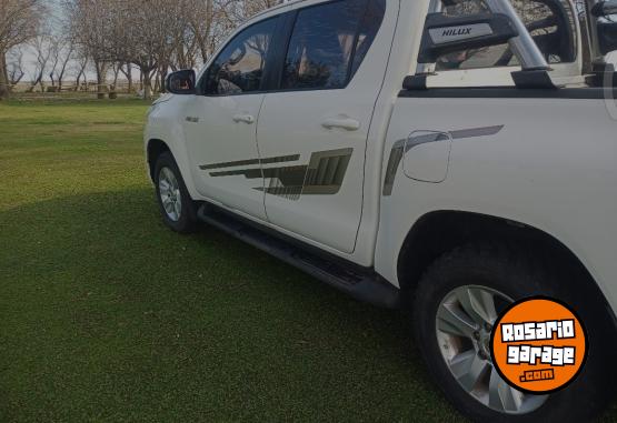 Camionetas - Toyota SRV 4x4 2018 Diesel 290000Km - En Venta