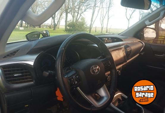 Camionetas - Toyota SRV 4x4 2018 Diesel 290000Km - En Venta