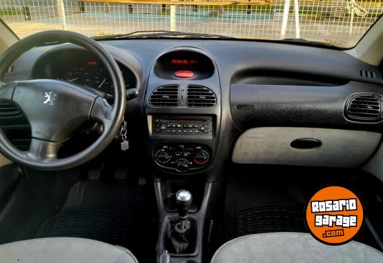 Autos - Peugeot 206 2004 Nafta 188000Km - En Venta