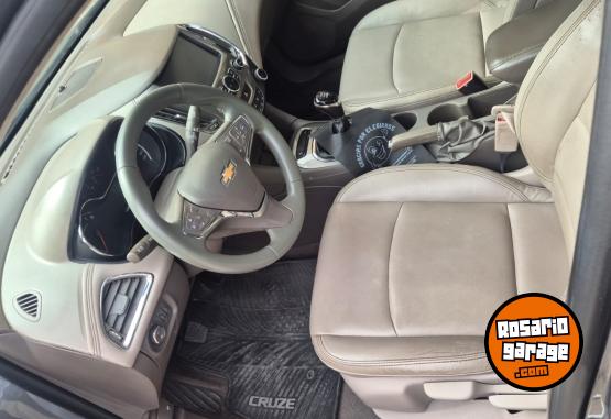 Autos - Chevrolet Cruze ltz exigentes permu 2017 Nafta 128000Km - En Venta