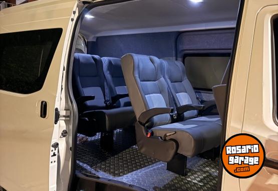 Utilitarios - Toyota Hiace l2h2 2025 Diesel 14000Km - En Venta
