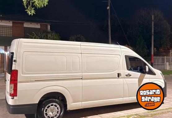 Utilitarios - Toyota Hiace l2h2 2025 Diesel 14000Km - En Venta