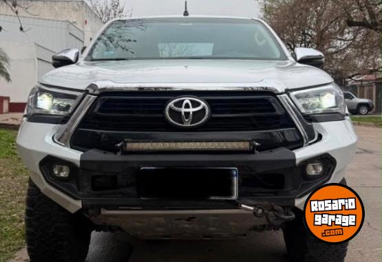 Camionetas - Toyota hilux 2023 Diesel 120000Km - En Venta