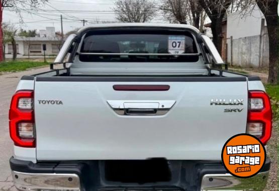 Camionetas - Toyota hilux 2023 Diesel 120000Km - En Venta