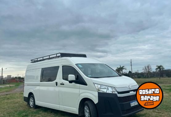 Utilitarios - Toyota Hiace 2022 Diesel 85000Km - En Venta