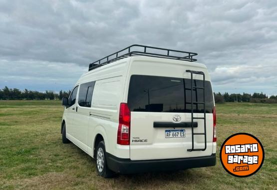 Utilitarios - Toyota Hiace 2022 Diesel 85000Km - En Venta