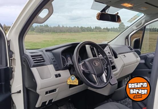 Utilitarios - Toyota Hiace 2022 Diesel 85000Km - En Venta