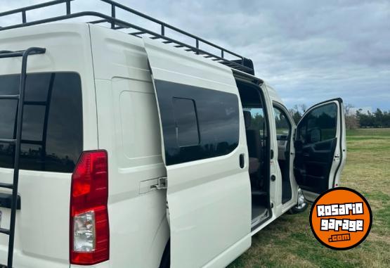 Utilitarios - Toyota Hiace 2022 Diesel 85000Km - En Venta