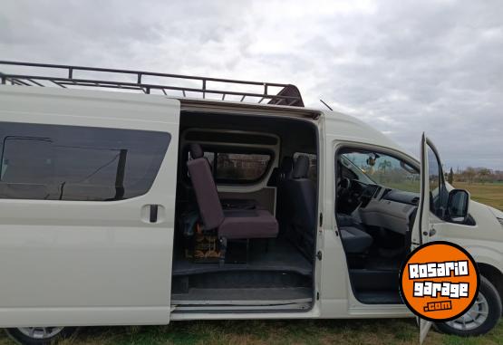 Utilitarios - Toyota Hiace 2022 Diesel 85000Km - En Venta