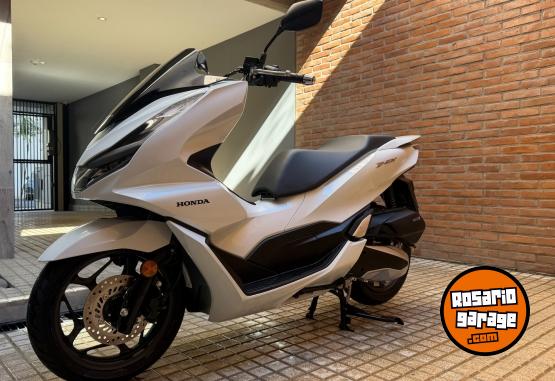 Motos - Honda PCX 160 2025 Nafta 700Km - En Venta