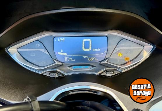 Motos - Honda PCX 160 2025 Nafta 700Km - En Venta