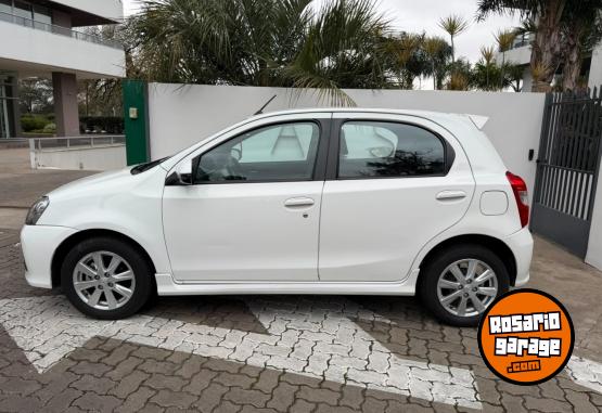 Autos - Toyota Etios 2017 Nafta 80000Km - En Venta
