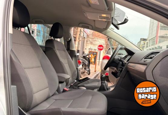 Autos - Volkswagen Golf 2017 Nafta 80000Km - En Venta