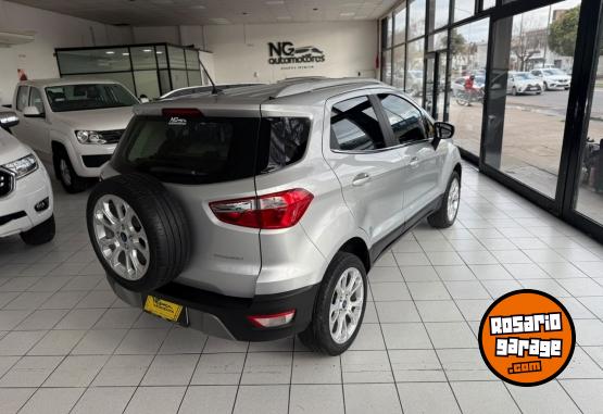 Autos - Ford EcoSport Titanium 2021 Nafta 84000Km - En Venta