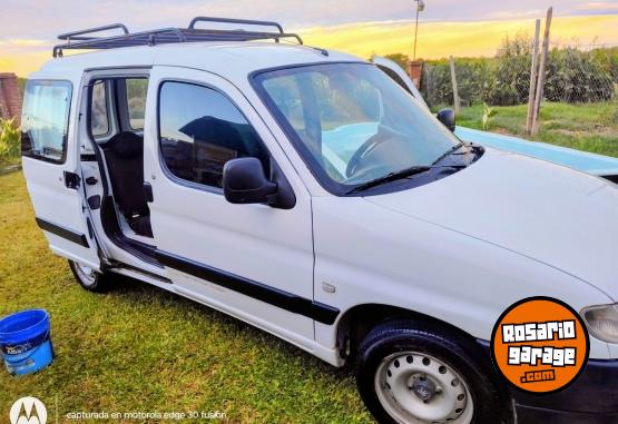 Utilitarios - Peugeot Partner 2008 Nafta 235000Km - En Venta