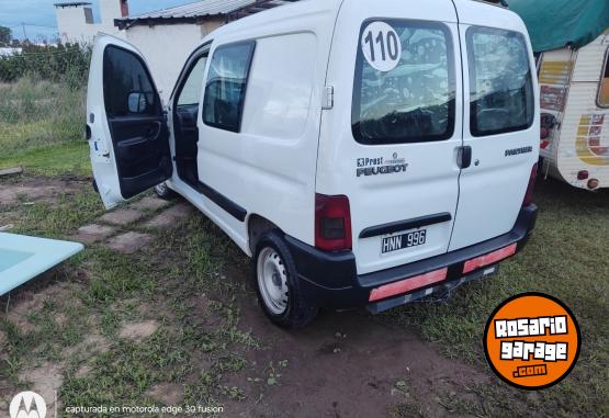 Utilitarios - Peugeot Partner 2008 Nafta 235000Km - En Venta