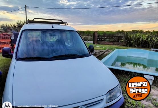 Utilitarios - Peugeot Partner 2008 Nafta 235000Km - En Venta
