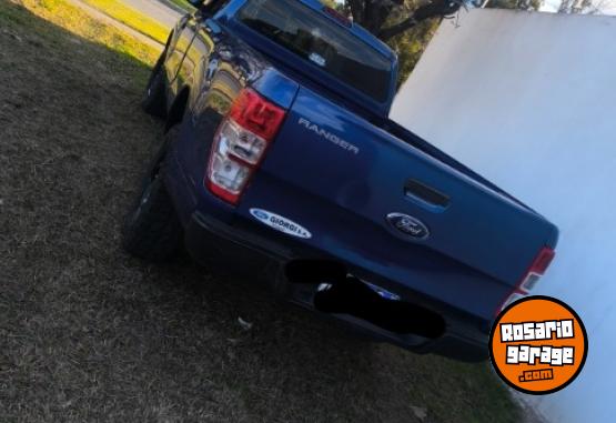 Camionetas - Ford Ranger cabina simple 2017 Diesel 120000Km - En Venta