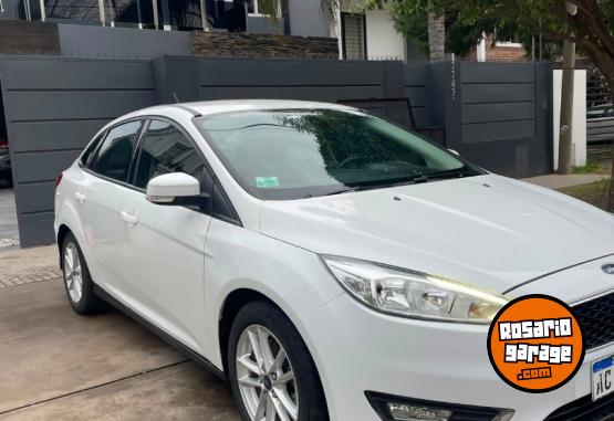 Autos - Ford FOCUS SE 2018 Nafta 122000Km - En Venta